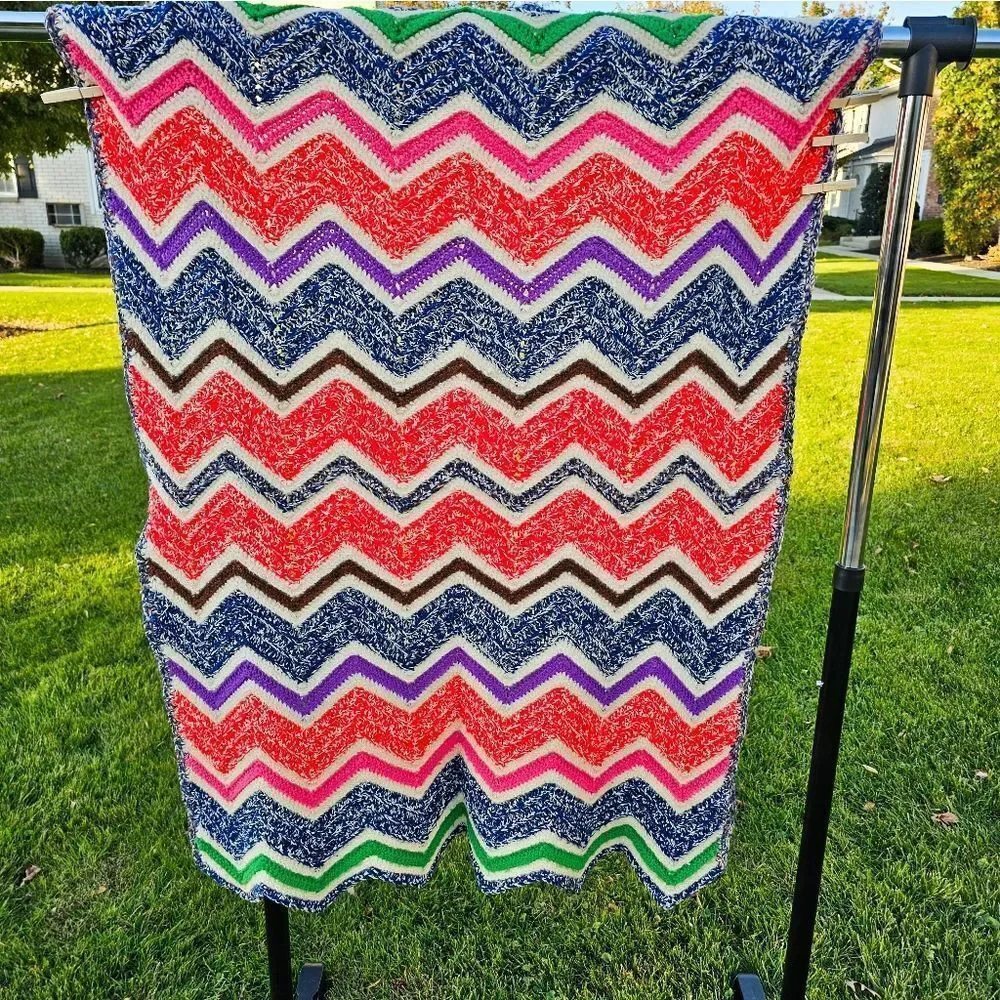 VTG Zig Zag Chevron Handmade Multicolored Wool Afghan Sofa Throw.